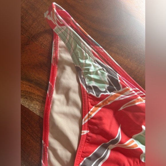 Victoria’s Secret Bikini Bottoms Size Medium Tropical Print - Picture 2 of 9